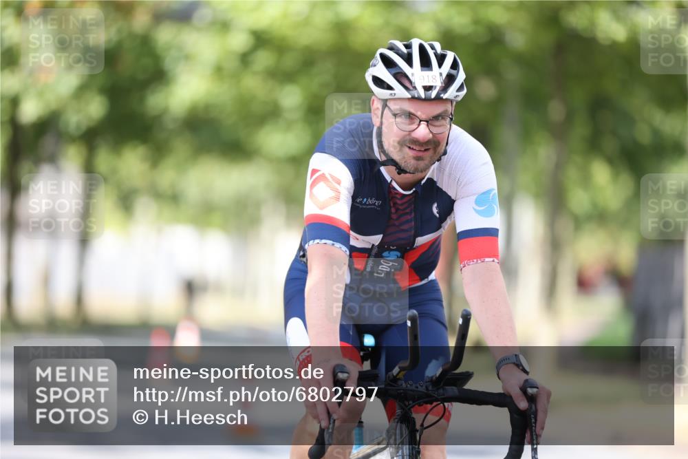 11.08.2024 - GEWOBA Citytriathlon Bremen H.Heesch http://msf.ph/oto/6802797 11.08.2024 12:04:20 Laufen  meine-sportfotos.de