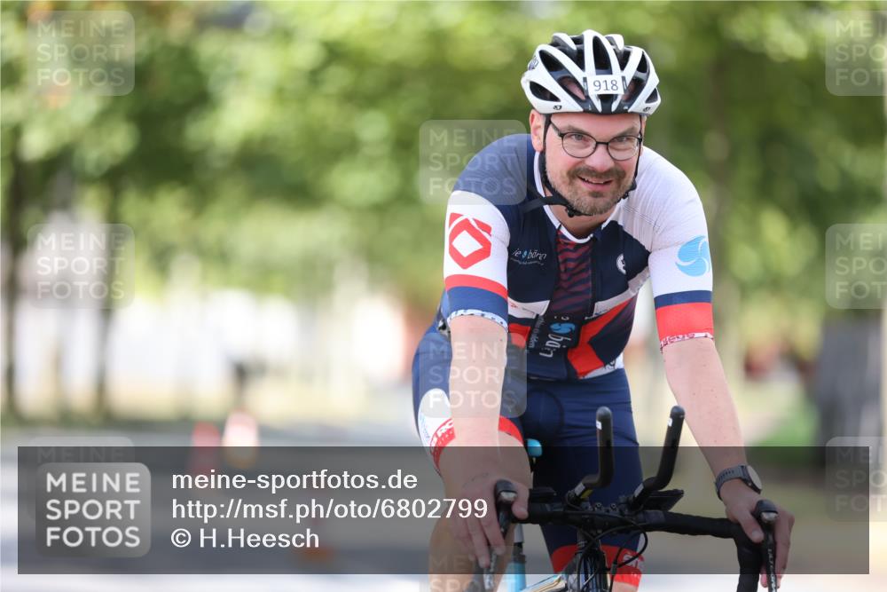 11.08.2024 - GEWOBA Citytriathlon Bremen H.Heesch http://msf.ph/oto/6802799 11.08.2024 12:04:21 Laufen  meine-sportfotos.de