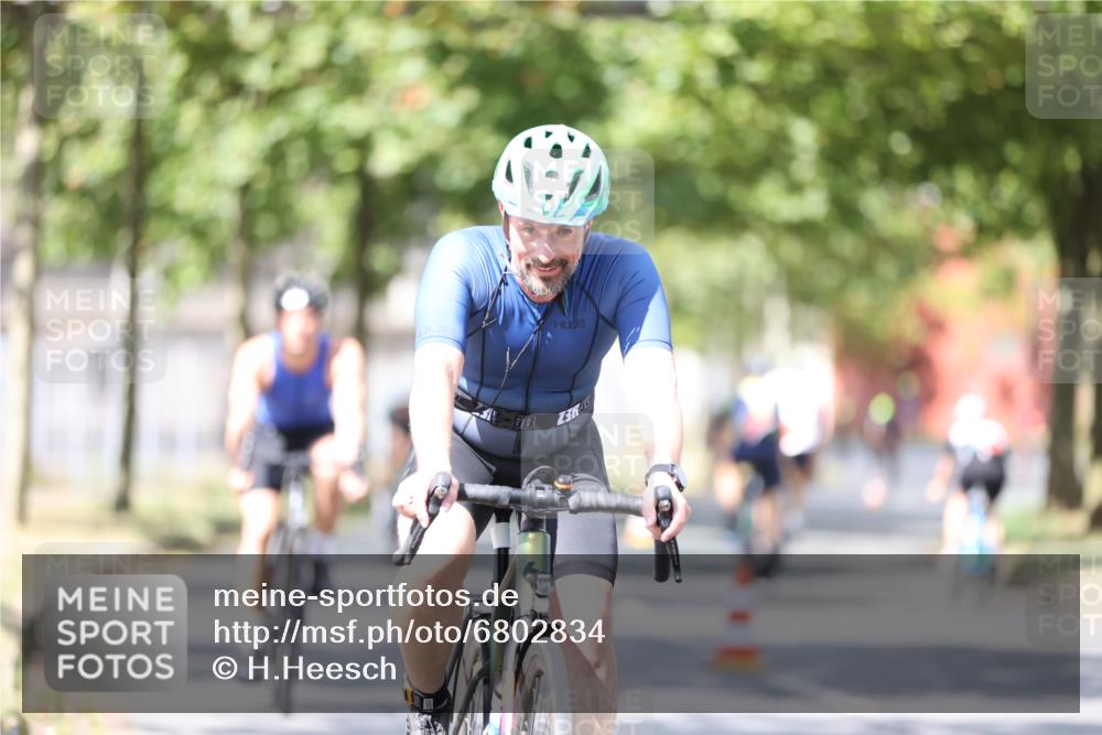 11.08.2024 - GEWOBA Citytriathlon Bremen H.Heesch http://msf.ph/oto/6802834 11.08.2024 12:04:24 Laufen  meine-sportfotos.de