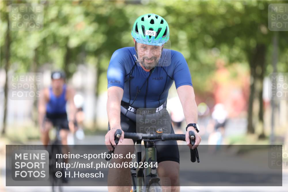 11.08.2024 - GEWOBA Citytriathlon Bremen H.Heesch http://msf.ph/oto/6802844 11.08.2024 12:04:24 Laufen  meine-sportfotos.de