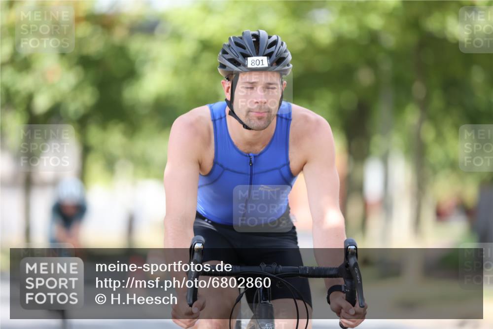 11.08.2024 - GEWOBA Citytriathlon Bremen H.Heesch http://msf.ph/oto/6802860 11.08.2024 12:04:25 Laufen  meine-sportfotos.de
