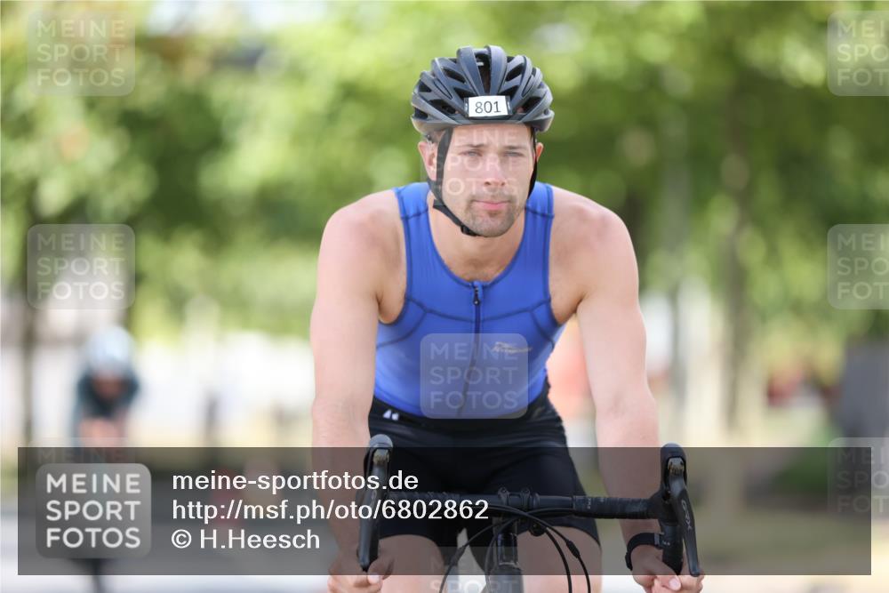 11.08.2024 - GEWOBA Citytriathlon Bremen H.Heesch http://msf.ph/oto/6802862 11.08.2024 12:04:25 Laufen  meine-sportfotos.de