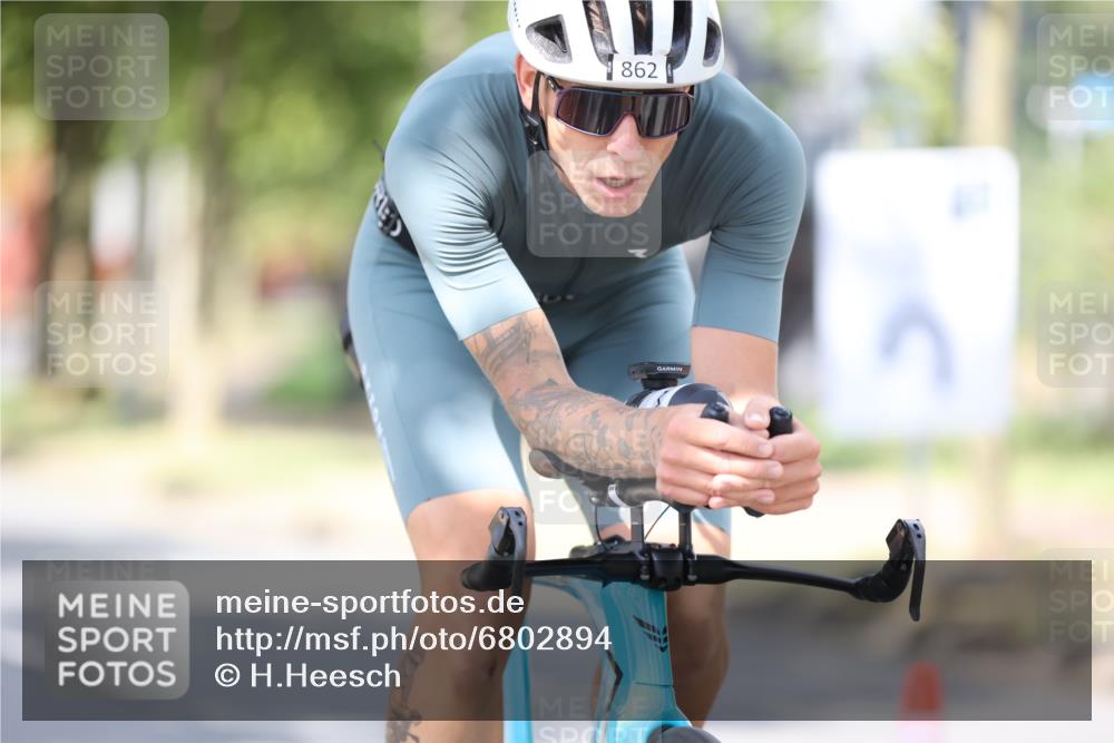 11.08.2024 - GEWOBA Citytriathlon Bremen H.Heesch http://msf.ph/oto/6802894 11.08.2024 12:04:27 Laufen  meine-sportfotos.de