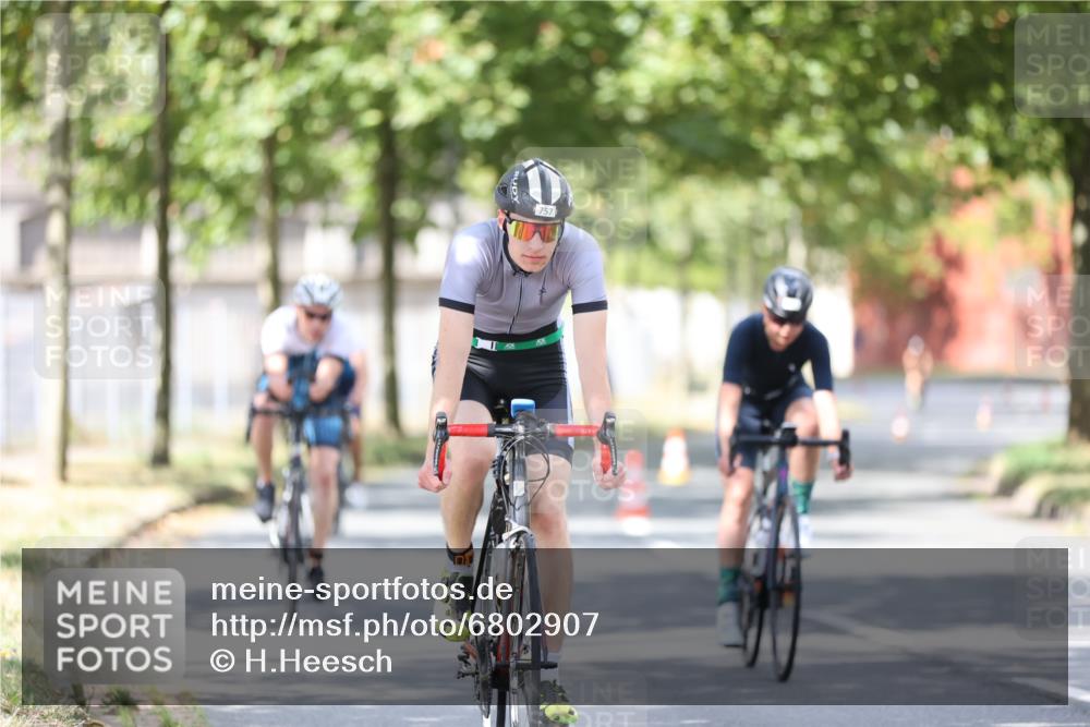 11.08.2024 - GEWOBA Citytriathlon Bremen H.Heesch http://msf.ph/oto/6802907 11.08.2024 12:04:33 Laufen  meine-sportfotos.de