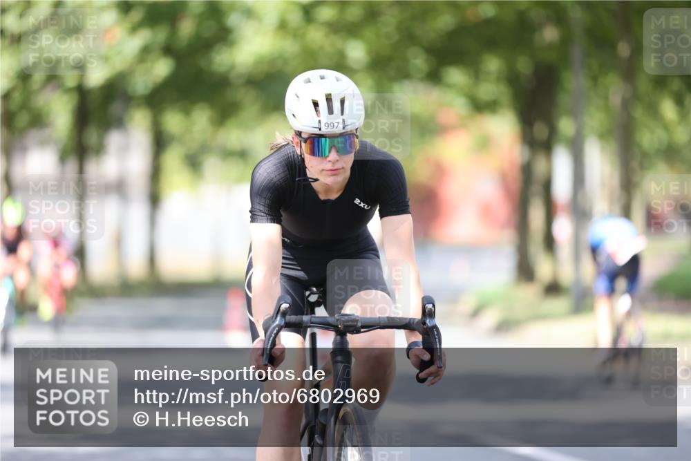 11.08.2024 - GEWOBA Citytriathlon Bremen H.Heesch http://msf.ph/oto/6802969 11.08.2024 12:04:37 Laufen  meine-sportfotos.de