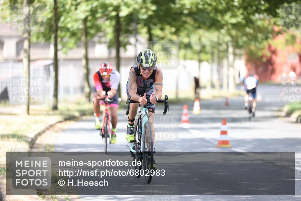 11.08.2024 - GEWOBA Citytriathlon Bremen H.Heesch http://msf.ph/oto/6802983 11.08.2024 12:04:39 Laufen  meine-sportfotos.de