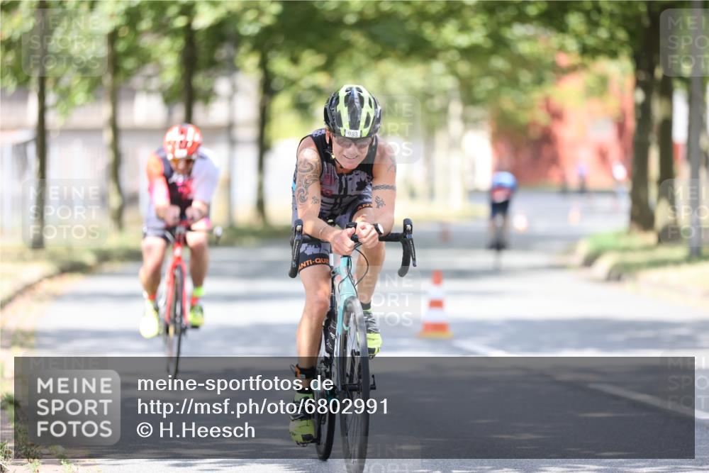 11.08.2024 - GEWOBA Citytriathlon Bremen H.Heesch http://msf.ph/oto/6802991 11.08.2024 12:04:39 Laufen  meine-sportfotos.de