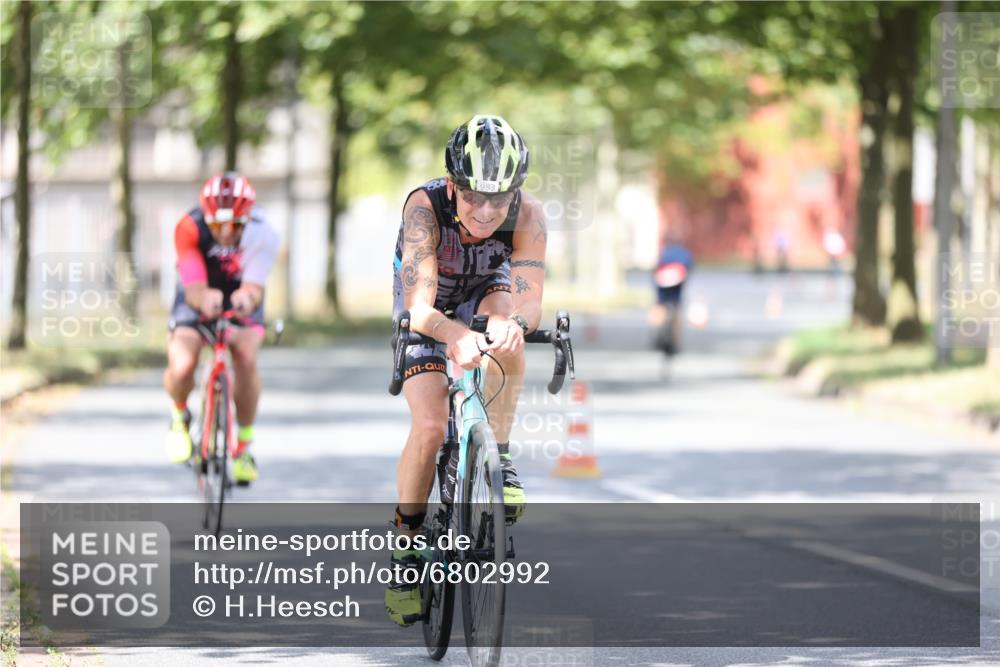 11.08.2024 - GEWOBA Citytriathlon Bremen H.Heesch http://msf.ph/oto/6802992 11.08.2024 12:04:39 Laufen  meine-sportfotos.de