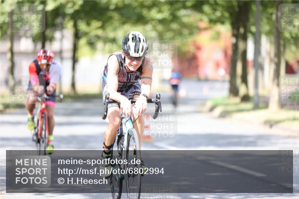 11.08.2024 - GEWOBA Citytriathlon Bremen H.Heesch http://msf.ph/oto/6802994 11.08.2024 12:04:39 Laufen  meine-sportfotos.de