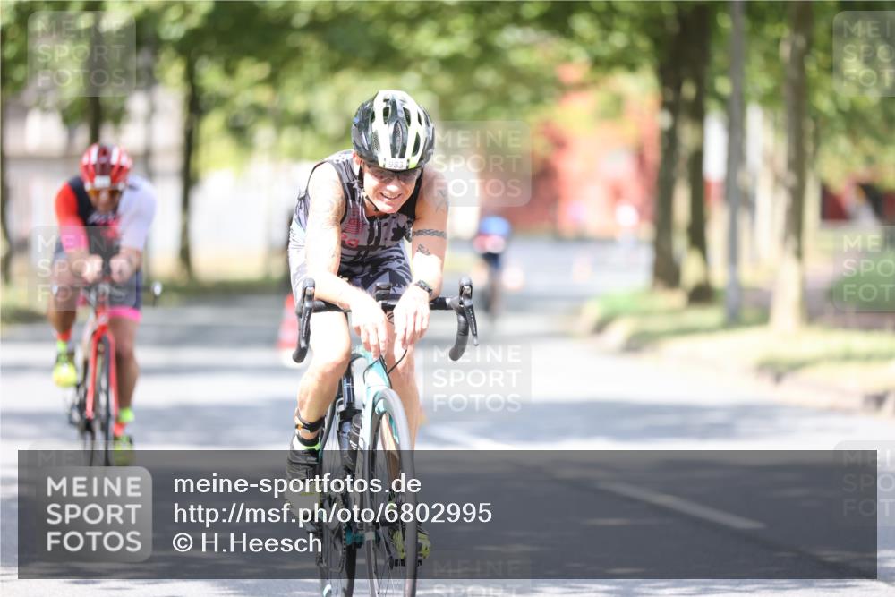 11.08.2024 - GEWOBA Citytriathlon Bremen H.Heesch http://msf.ph/oto/6802995 11.08.2024 12:04:39 Laufen  meine-sportfotos.de