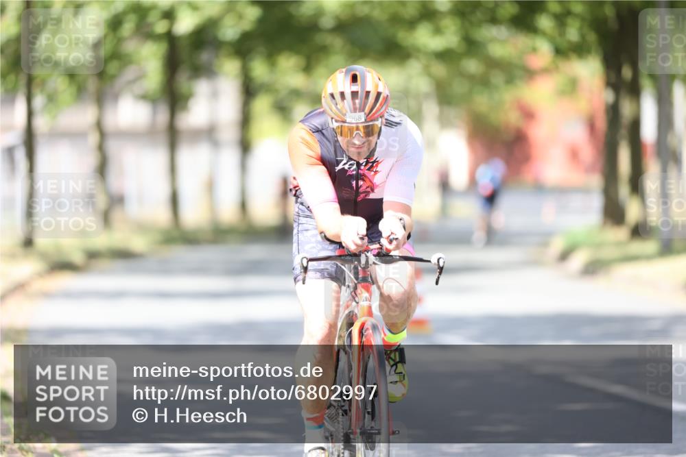 11.08.2024 - GEWOBA Citytriathlon Bremen H.Heesch http://msf.ph/oto/6802997 11.08.2024 12:04:40 Laufen  meine-sportfotos.de