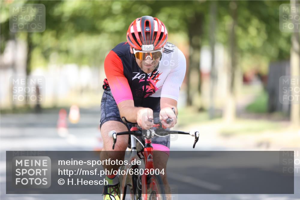 11.08.2024 - GEWOBA Citytriathlon Bremen H.Heesch http://msf.ph/oto/6803004 11.08.2024 12:04:41 Laufen  meine-sportfotos.de