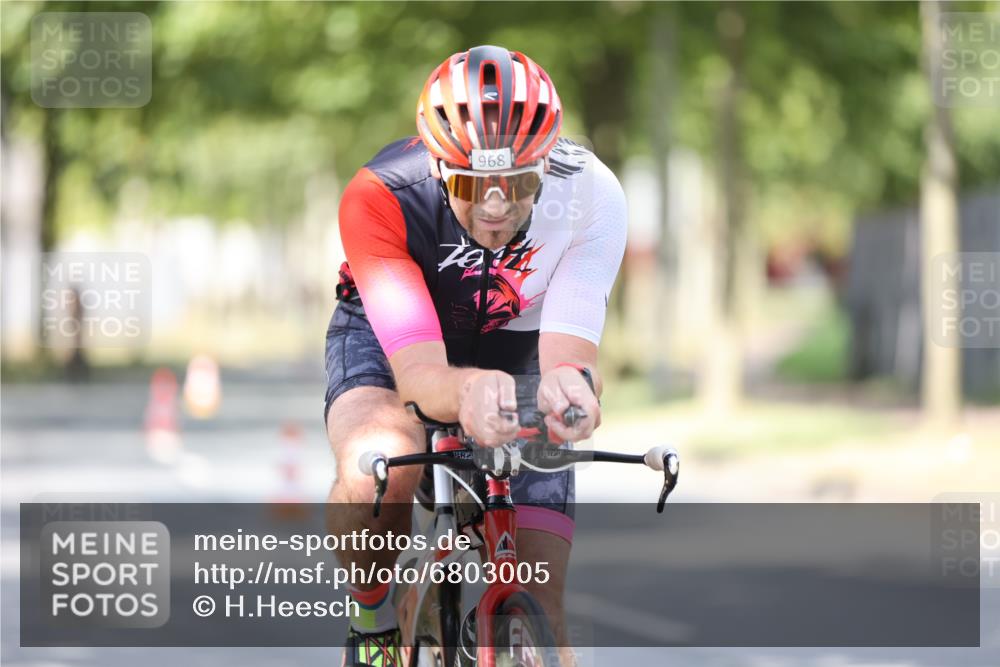 11.08.2024 - GEWOBA Citytriathlon Bremen H.Heesch http://msf.ph/oto/6803005 11.08.2024 12:04:41 Laufen  meine-sportfotos.de