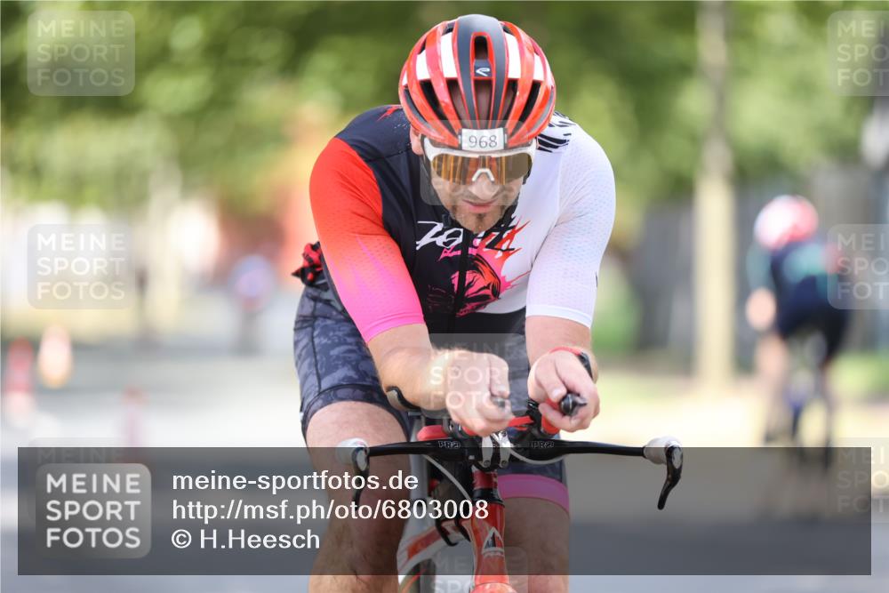 11.08.2024 - GEWOBA Citytriathlon Bremen H.Heesch http://msf.ph/oto/6803008 11.08.2024 12:04:41 Laufen  meine-sportfotos.de