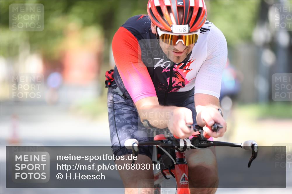 11.08.2024 - GEWOBA Citytriathlon Bremen H.Heesch http://msf.ph/oto/6803010 11.08.2024 12:04:41 Laufen  meine-sportfotos.de