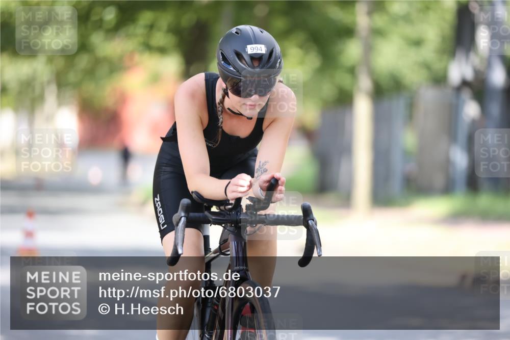11.08.2024 - GEWOBA Citytriathlon Bremen H.Heesch http://msf.ph/oto/6803037 11.08.2024 12:04:47 Laufen  meine-sportfotos.de