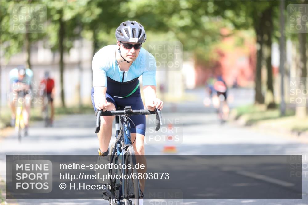 11.08.2024 - GEWOBA Citytriathlon Bremen H.Heesch http://msf.ph/oto/6803073 11.08.2024 12:04:54 Laufen  meine-sportfotos.de