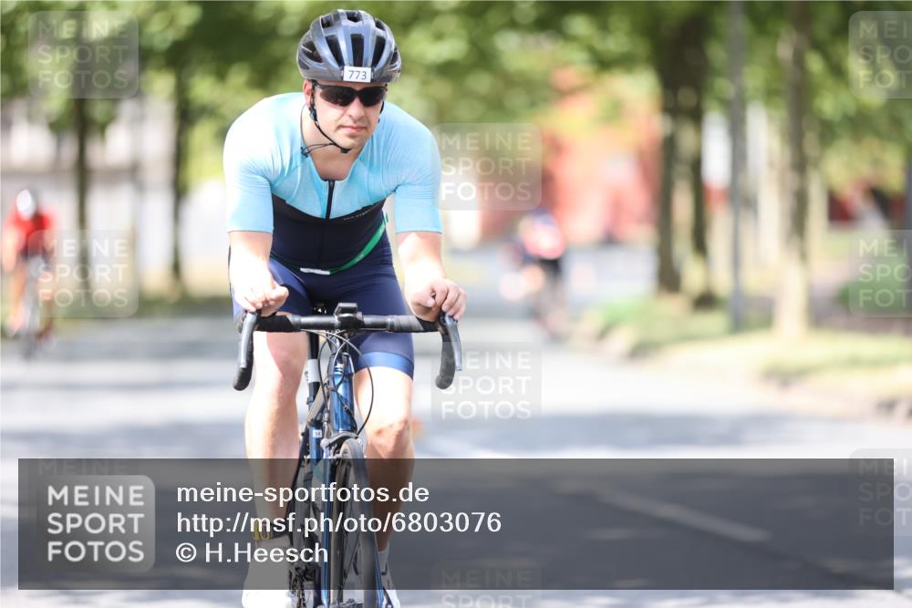 11.08.2024 - GEWOBA Citytriathlon Bremen H.Heesch http://msf.ph/oto/6803076 11.08.2024 12:04:54 Laufen  meine-sportfotos.de