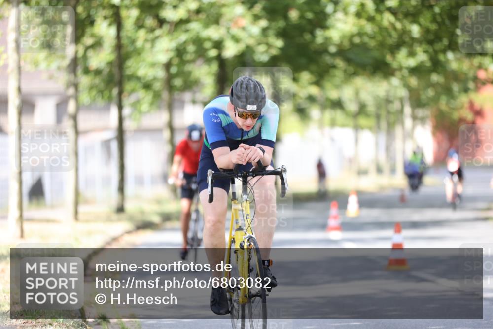 11.08.2024 - GEWOBA Citytriathlon Bremen H.Heesch http://msf.ph/oto/6803082 11.08.2024 12:04:56 Laufen  meine-sportfotos.de