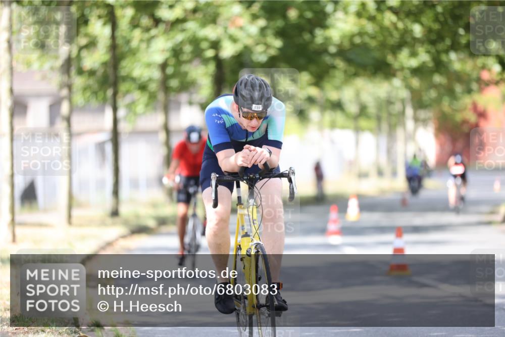 11.08.2024 - GEWOBA Citytriathlon Bremen H.Heesch http://msf.ph/oto/6803083 11.08.2024 12:04:56 Laufen  meine-sportfotos.de
