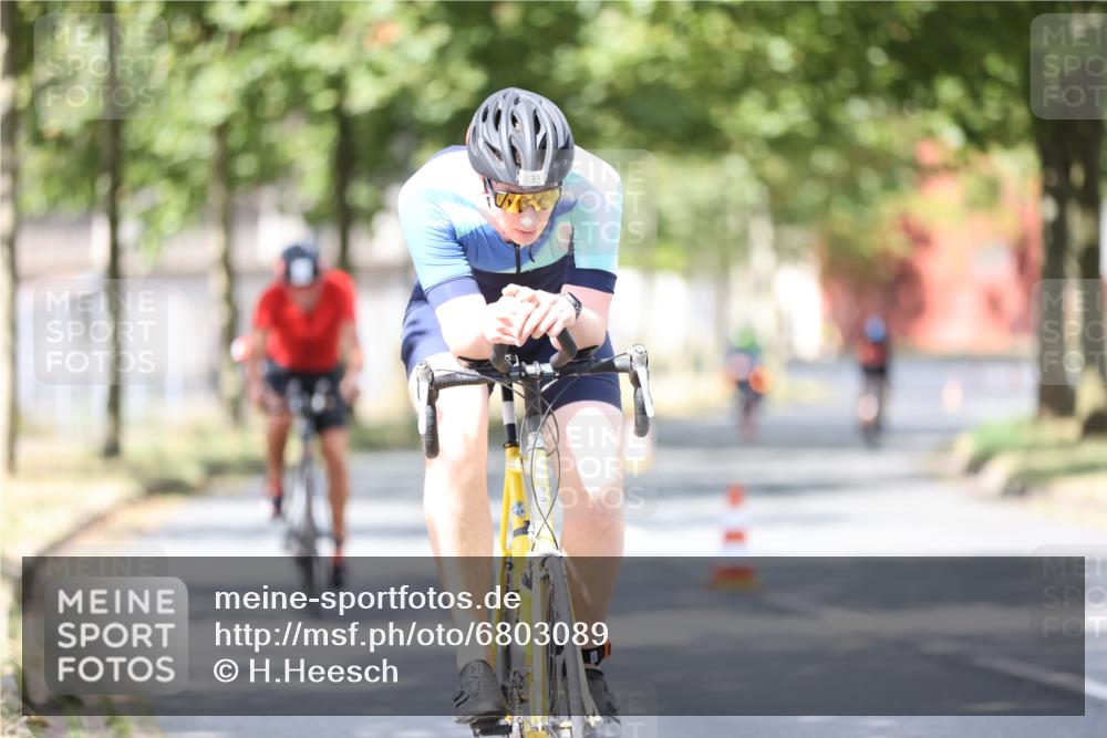 11.08.2024 - GEWOBA Citytriathlon Bremen H.Heesch http://msf.ph/oto/6803089 11.08.2024 12:04:56 Laufen  meine-sportfotos.de