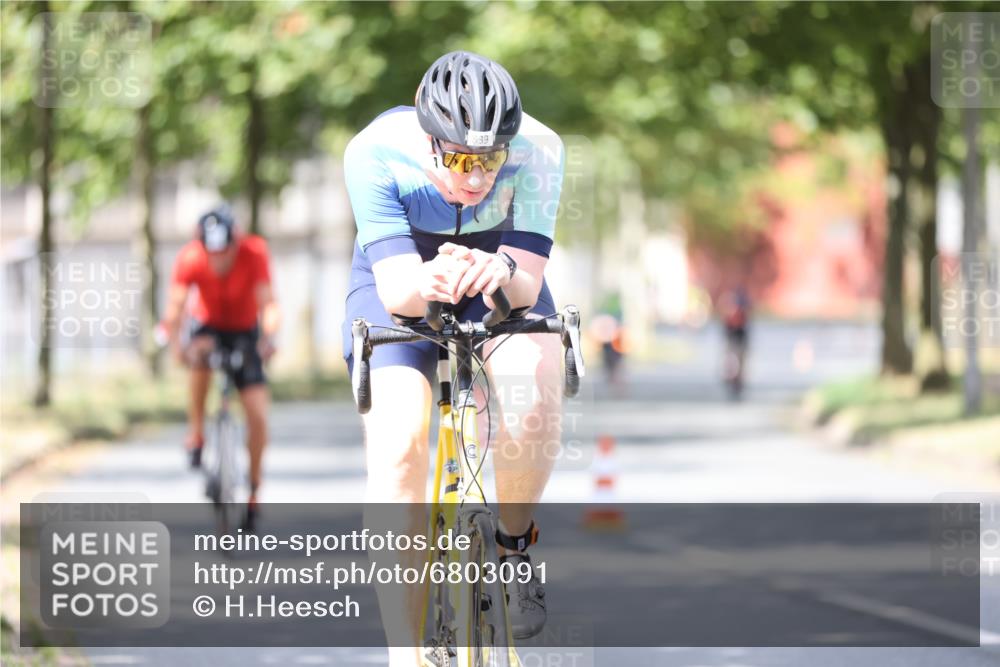 11.08.2024 - GEWOBA Citytriathlon Bremen H.Heesch http://msf.ph/oto/6803091 11.08.2024 12:04:56 Laufen  meine-sportfotos.de