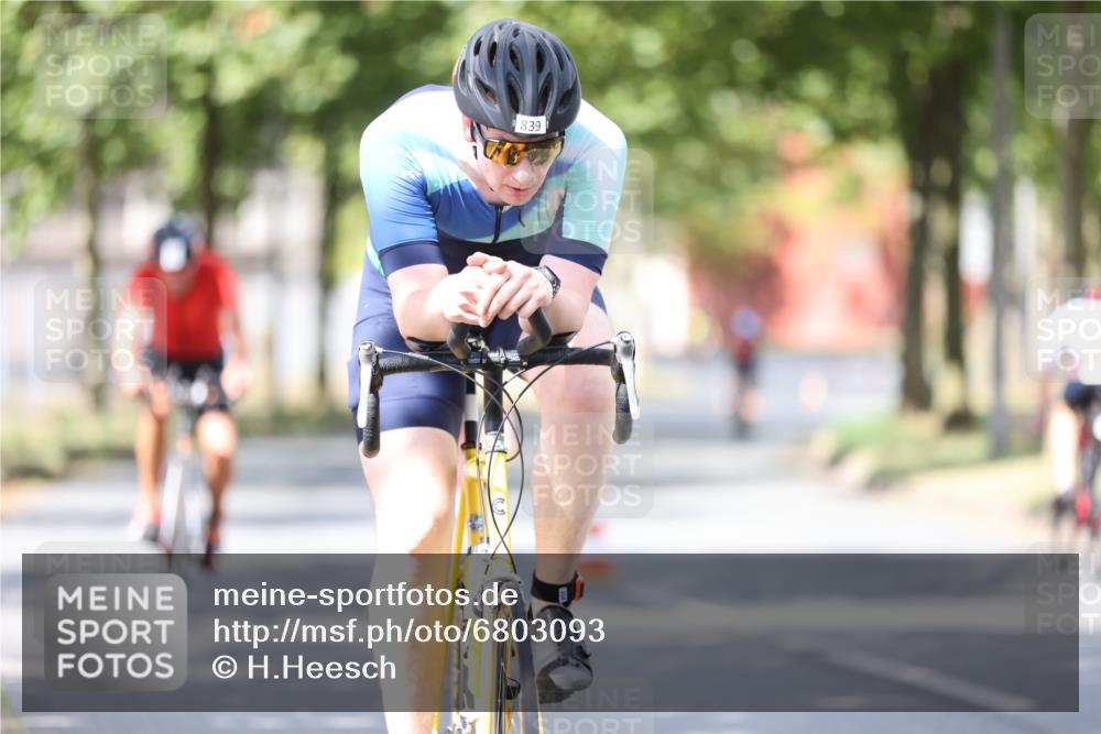 11.08.2024 - GEWOBA Citytriathlon Bremen H.Heesch http://msf.ph/oto/6803093 11.08.2024 12:04:56 Laufen  meine-sportfotos.de