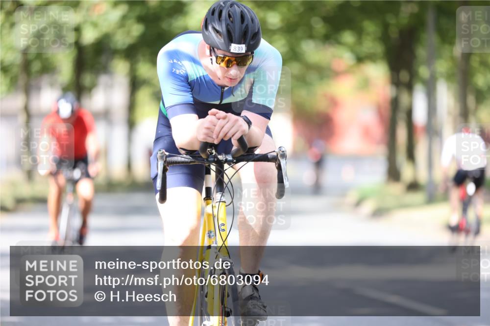 11.08.2024 - GEWOBA Citytriathlon Bremen H.Heesch http://msf.ph/oto/6803094 11.08.2024 12:04:56 Laufen  meine-sportfotos.de