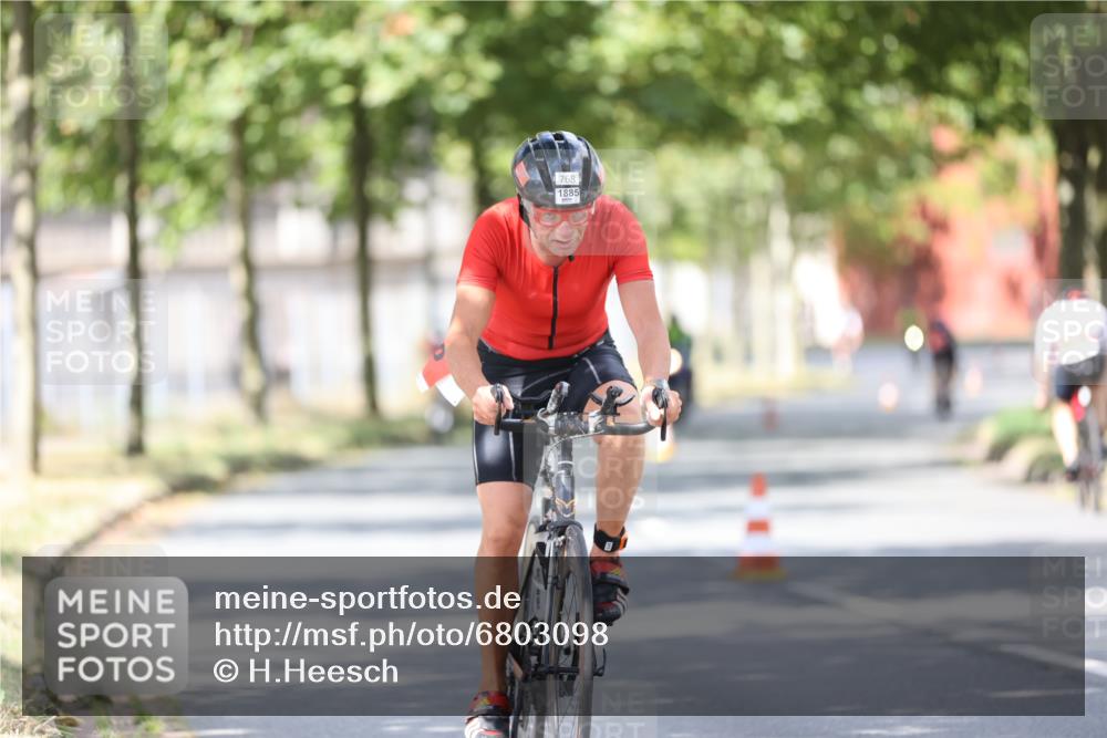 11.08.2024 - GEWOBA Citytriathlon Bremen H.Heesch http://msf.ph/oto/6803098 11.08.2024 12:04:57 Laufen  meine-sportfotos.de