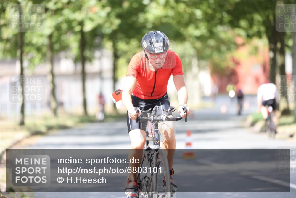 11.08.2024 - GEWOBA Citytriathlon Bremen H.Heesch http://msf.ph/oto/6803101 11.08.2024 12:04:57 Laufen  meine-sportfotos.de