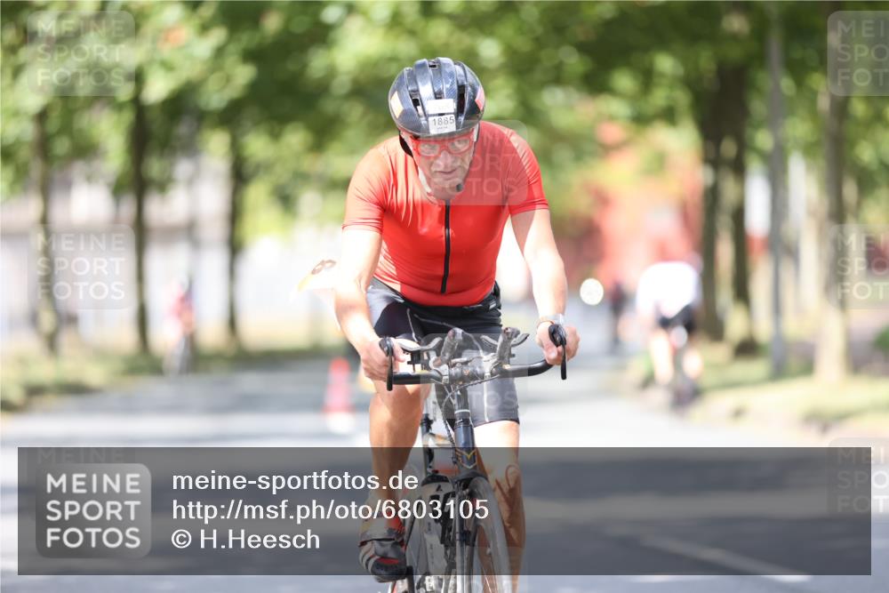 11.08.2024 - GEWOBA Citytriathlon Bremen H.Heesch http://msf.ph/oto/6803105 11.08.2024 12:04:58 Laufen  meine-sportfotos.de