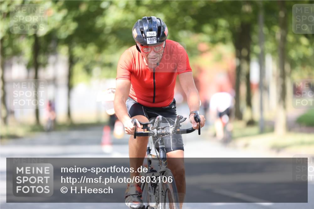 11.08.2024 - GEWOBA Citytriathlon Bremen H.Heesch http://msf.ph/oto/6803106 11.08.2024 12:04:58 Laufen  meine-sportfotos.de