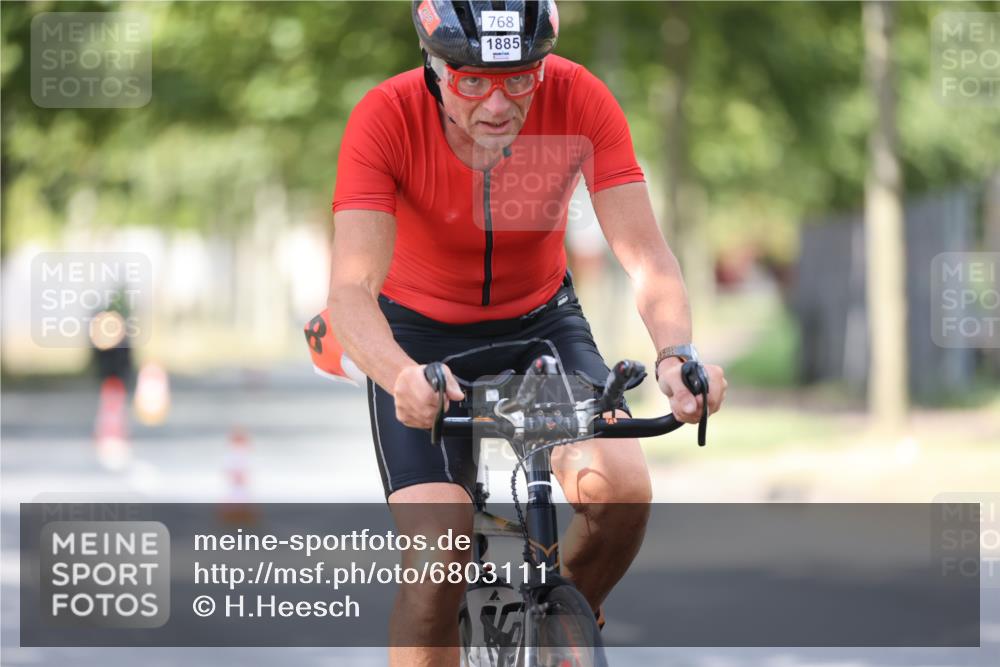 11.08.2024 - GEWOBA Citytriathlon Bremen H.Heesch http://msf.ph/oto/6803111 11.08.2024 12:04:58 Laufen  meine-sportfotos.de