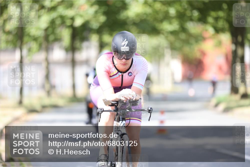 11.08.2024 - GEWOBA Citytriathlon Bremen H.Heesch http://msf.ph/oto/6803125 11.08.2024 12:05:03 Laufen  meine-sportfotos.de