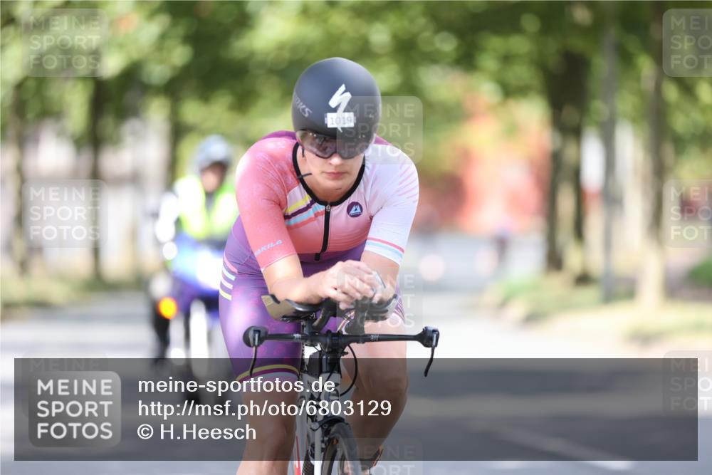11.08.2024 - GEWOBA Citytriathlon Bremen H.Heesch http://msf.ph/oto/6803129 11.08.2024 12:05:03 Laufen  meine-sportfotos.de