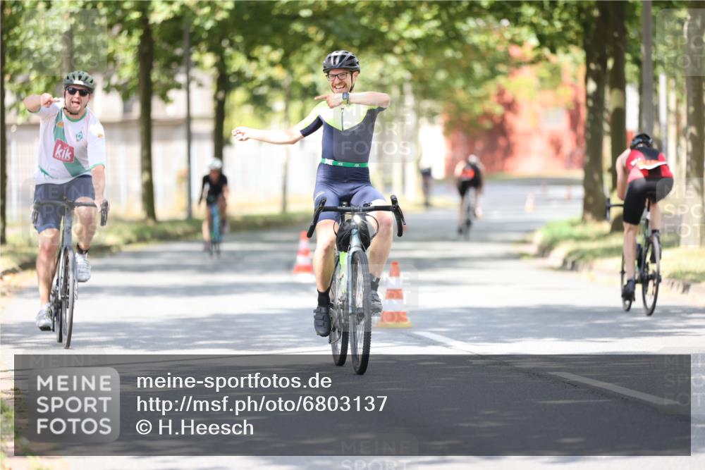 11.08.2024 - GEWOBA Citytriathlon Bremen H.Heesch http://msf.ph/oto/6803137 11.08.2024 12:05:11 Laufen  meine-sportfotos.de