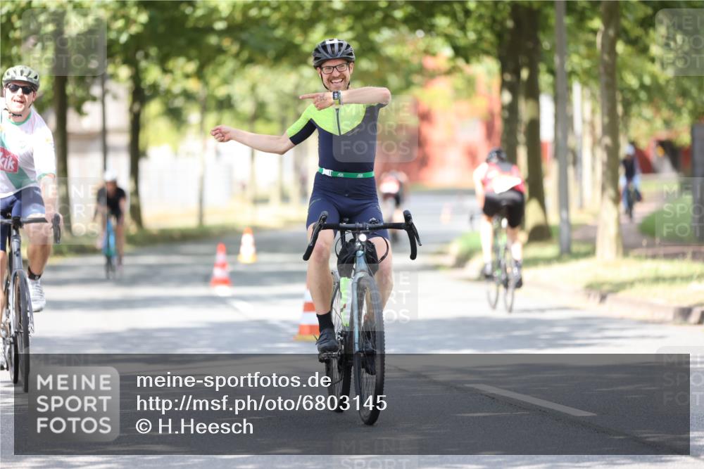 11.08.2024 - GEWOBA Citytriathlon Bremen H.Heesch http://msf.ph/oto/6803145 11.08.2024 12:05:11 Laufen  meine-sportfotos.de
