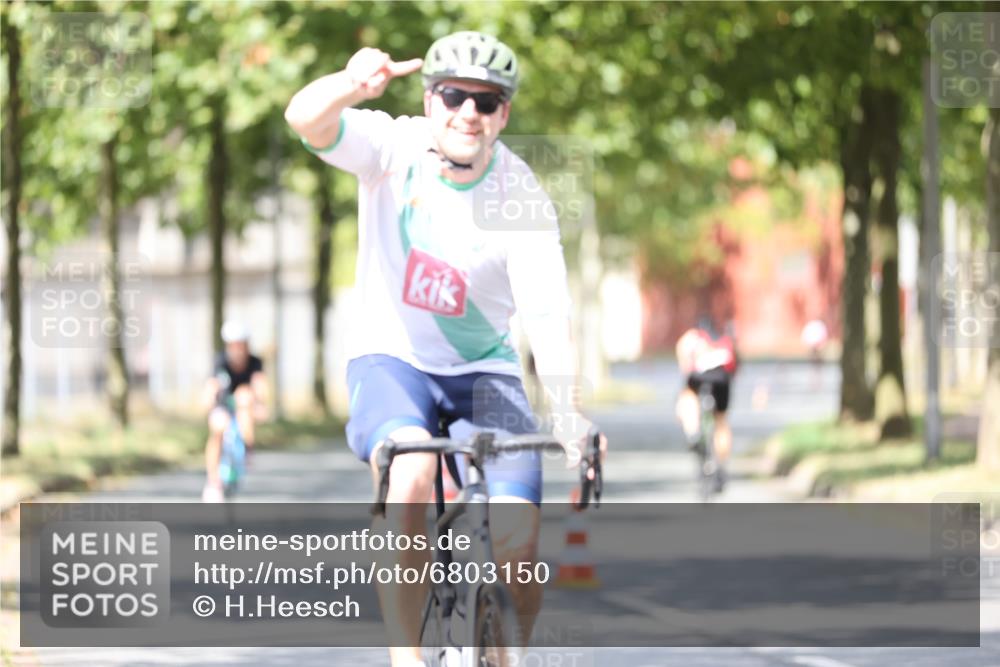 11.08.2024 - GEWOBA Citytriathlon Bremen H.Heesch http://msf.ph/oto/6803150 11.08.2024 12:05:12 Laufen  meine-sportfotos.de