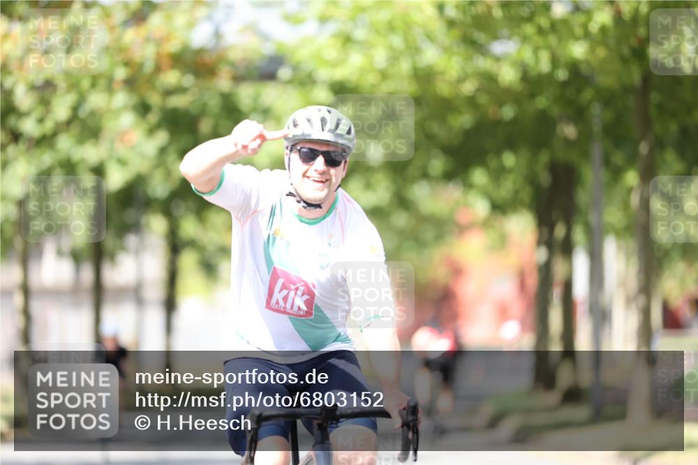 11.08.2024 - GEWOBA Citytriathlon Bremen H.Heesch http://msf.ph/oto/6803152 11.08.2024 12:05:12 Laufen  meine-sportfotos.de