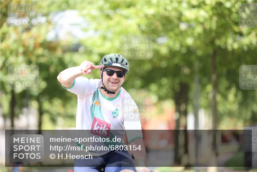11.08.2024 - GEWOBA Citytriathlon Bremen H.Heesch http://msf.ph/oto/6803154 11.08.2024 12:05:12 Laufen  meine-sportfotos.de