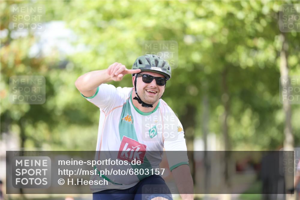 11.08.2024 - GEWOBA Citytriathlon Bremen H.Heesch http://msf.ph/oto/6803157 11.08.2024 12:05:12 Laufen  meine-sportfotos.de