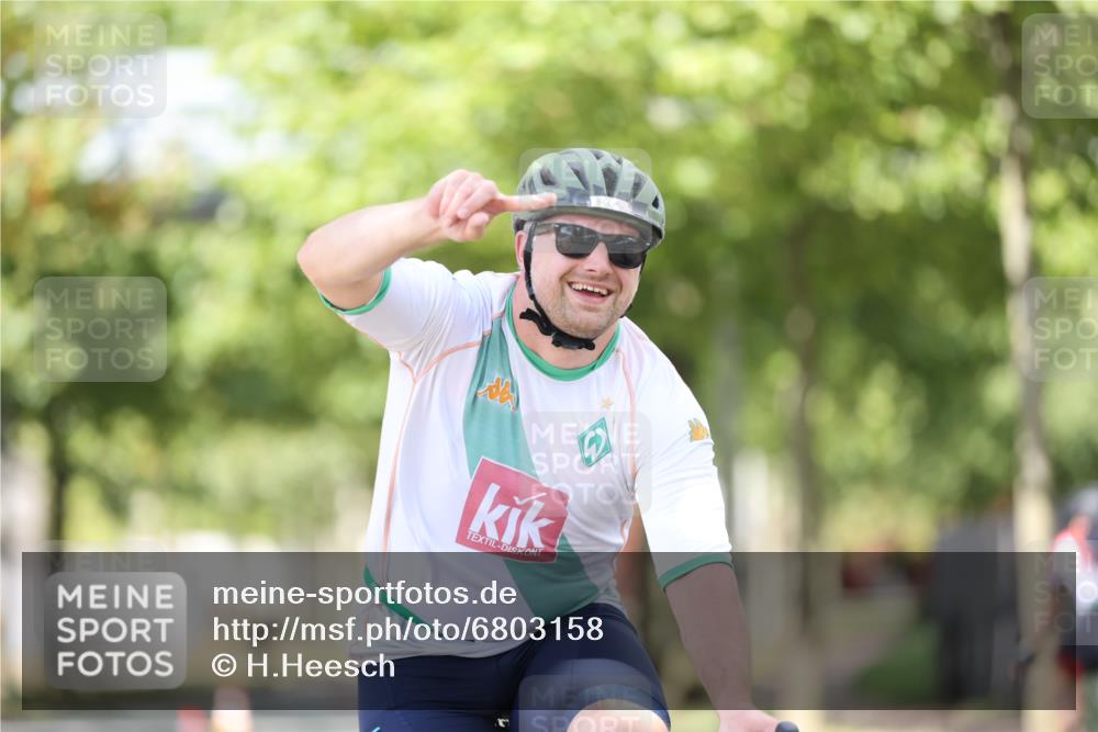 11.08.2024 - GEWOBA Citytriathlon Bremen H.Heesch http://msf.ph/oto/6803158 11.08.2024 12:05:12 Laufen  meine-sportfotos.de