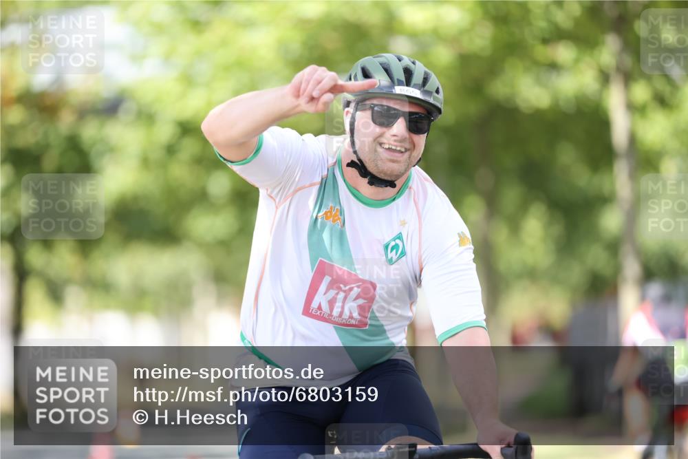 11.08.2024 - GEWOBA Citytriathlon Bremen H.Heesch http://msf.ph/oto/6803159 11.08.2024 12:05:13 Laufen  meine-sportfotos.de