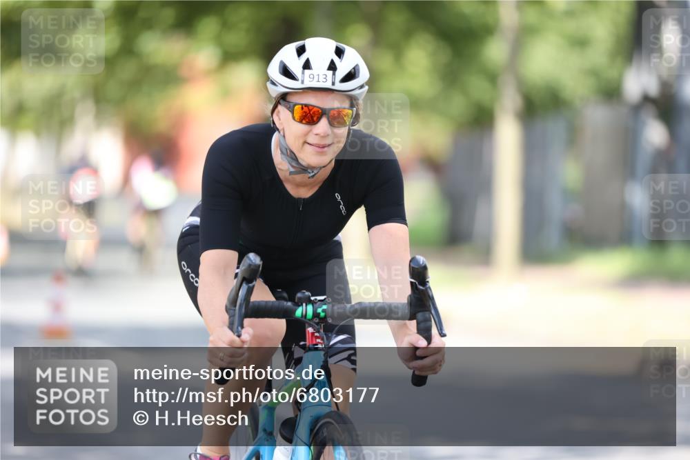 11.08.2024 - GEWOBA Citytriathlon Bremen H.Heesch http://msf.ph/oto/6803177 11.08.2024 12:05:16 Laufen  meine-sportfotos.de