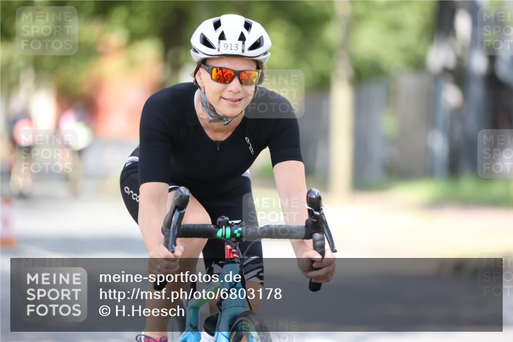 11.08.2024 - GEWOBA Citytriathlon Bremen H.Heesch http://msf.ph/oto/6803178 11.08.2024 12:05:16 Laufen  meine-sportfotos.de