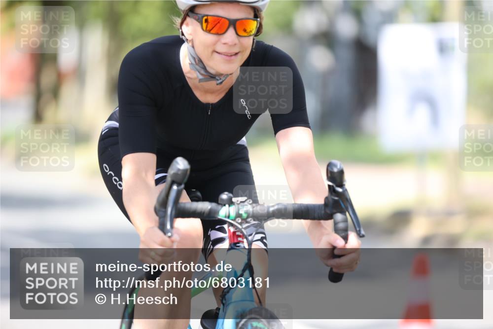 11.08.2024 - GEWOBA Citytriathlon Bremen H.Heesch http://msf.ph/oto/6803181 11.08.2024 12:05:16 Laufen  meine-sportfotos.de
