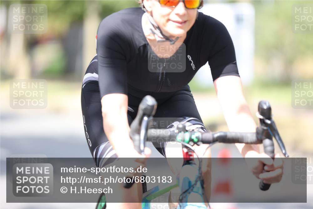11.08.2024 - GEWOBA Citytriathlon Bremen H.Heesch http://msf.ph/oto/6803183 11.08.2024 12:05:16 Laufen  meine-sportfotos.de