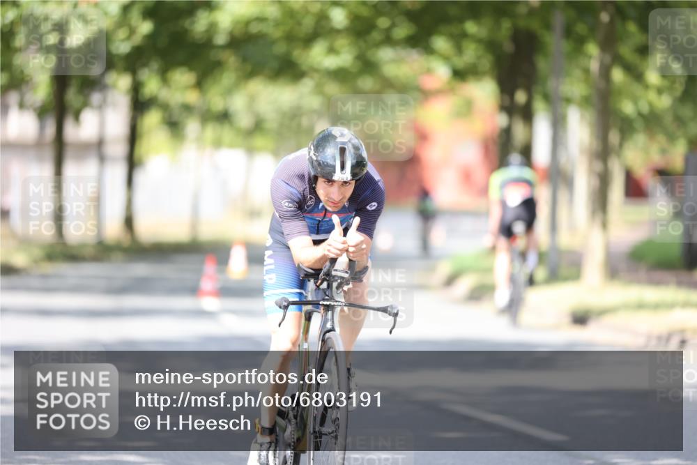 11.08.2024 - GEWOBA Citytriathlon Bremen H.Heesch http://msf.ph/oto/6803191 11.08.2024 12:05:20 Laufen  meine-sportfotos.de