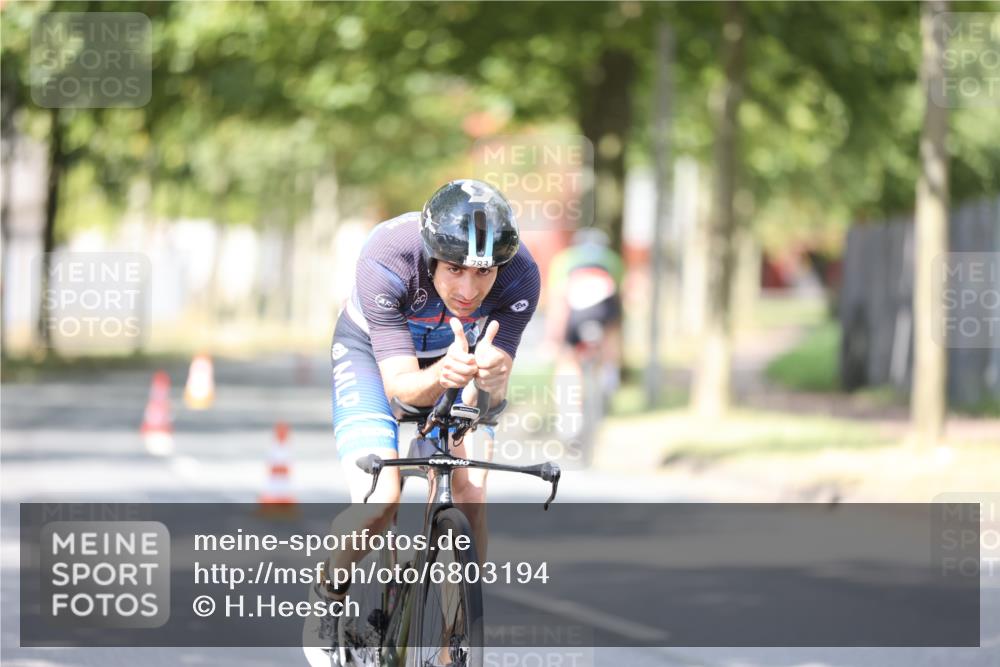 11.08.2024 - GEWOBA Citytriathlon Bremen H.Heesch http://msf.ph/oto/6803194 11.08.2024 12:05:20 Laufen  meine-sportfotos.de