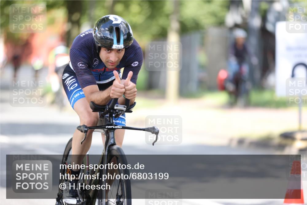 11.08.2024 - GEWOBA Citytriathlon Bremen H.Heesch http://msf.ph/oto/6803199 11.08.2024 12:05:21 Laufen  meine-sportfotos.de